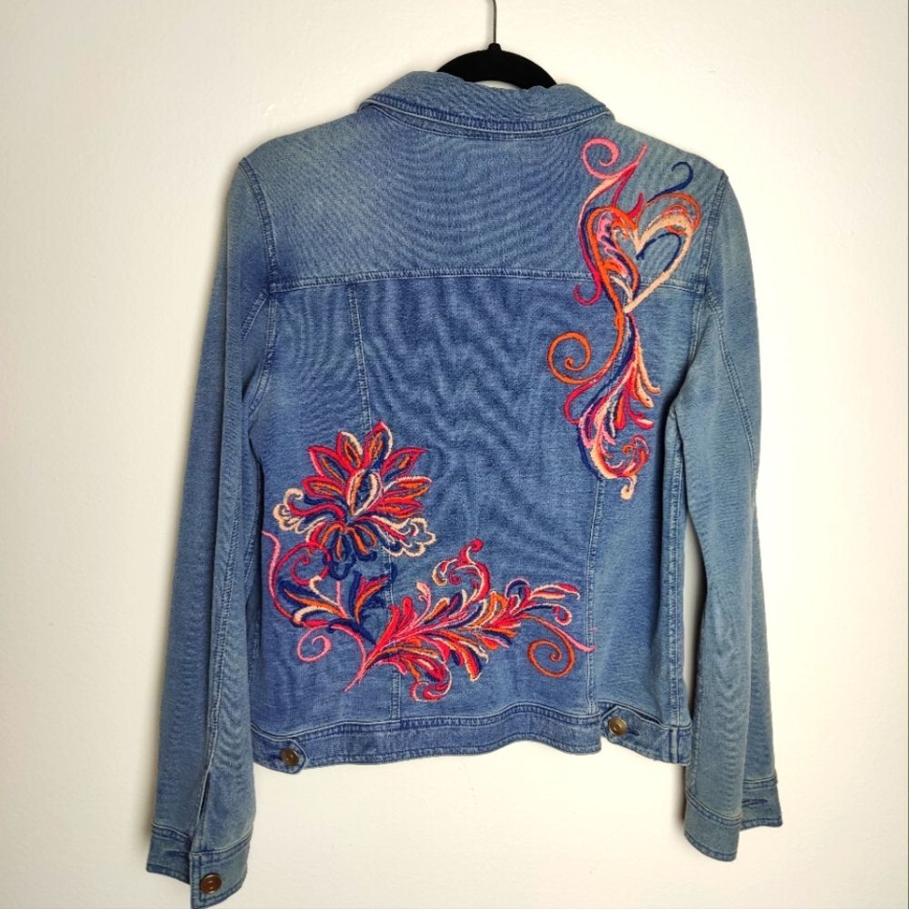 Zenergy by Chico's French Terry Indigo Stretch Embroidered Jean Jacket, Sz 1 (M) - Picture 4 of 10